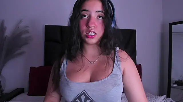 Snapshot of Nicol_Chang chatting on 09/11/25, 04:01 Nicol Chang online show from 09/11/25, 04:01