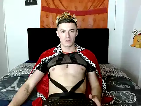 Snapshot of Ken_bigcock77 chatting on 10/06/25, 11:13 Ken bigcock77 online show from 10/06/25, 11:13