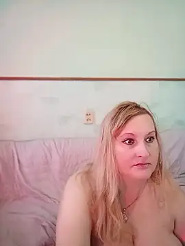 XHelenaX90 online show from 02/25/26, 10:03