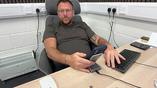bilf1978 online show from 06/02/26, 06:04