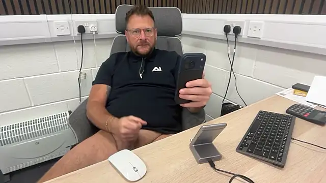 bilf1978 online show from 06/04/26, 06:52