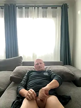 Snapshot of Attila120 chatting on 11/23/25, 09:42 Attila120 online show from 11/23/25, 09:42