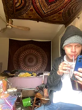 Snapshot of XanderOzzz chatting on 11/24/25, 05:56 XanderOzzz online show from 11/24/25, 05:56