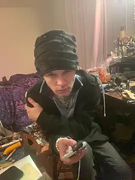 Snapshot of XanderOzzz chatting on 12/05/25, 10:13 XanderOzzz online show from 12/05/25, 10:13