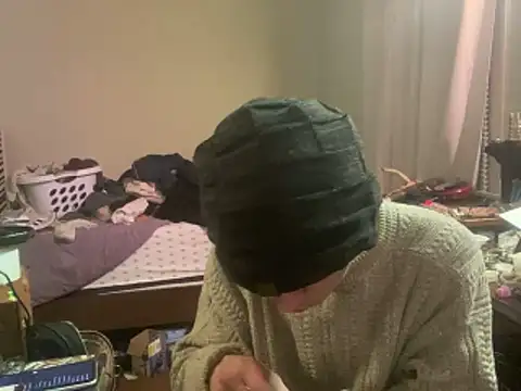 Snapshot of XanderOzzz chatting on 12/19/25, 10:11 XanderOzzz online show from 12/19/25, 10:11