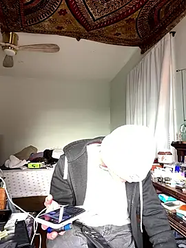 Snapshot of XanderOzzz chatting on 01/13/26, 08:14 XanderOzzz online show from 01/13/26, 08:14