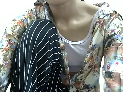 smallcuute online show from 11/24/25, 08:30