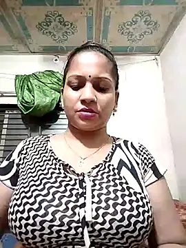 Snapshot of Payel_50 chatting on 07/06/26, 02:47 Payel 50 online show from 07/06/26, 02:47