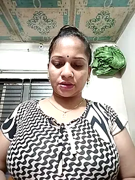Snapshot of Payel_50 chatting on 07/18/26, 05:50 Payel 50 online show from 07/18/26, 05:50