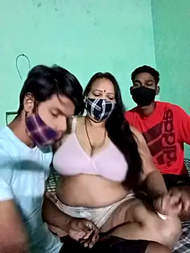 LoveOnStream online show from 10/20/25, 11:49