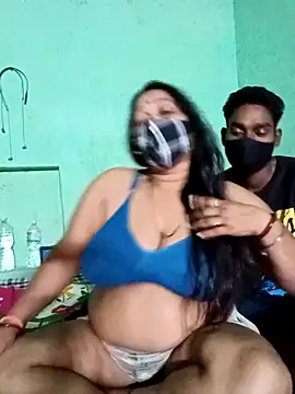 LoveOnStream online show from 10/23/25, 12:04