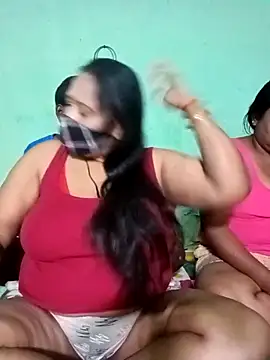 LoveOnStream online show from 11/08/25, 11:54