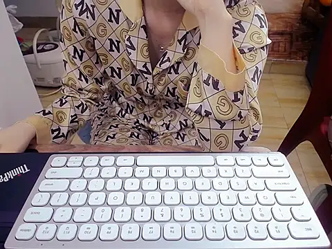 Lamoon 2k online show from 10/29/25, 06:26