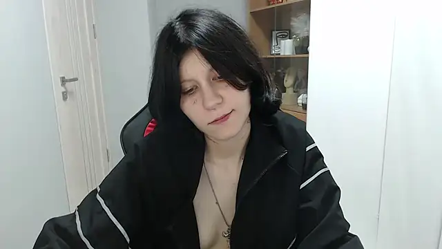 TinaQuiin online show from 09/15/25, 08:03