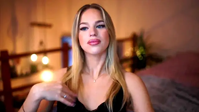 Emilyvanroessel online show from 11/06/25, 05:14