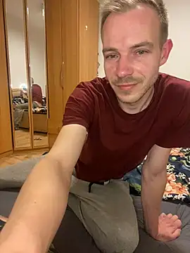 Skinny0150 online show from 04/14/26, 06:36