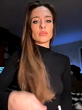 Snapshot of _shadylady_ chatting on 10/27/25, 08:35 shadylady online show from 10/27/25, 08:35