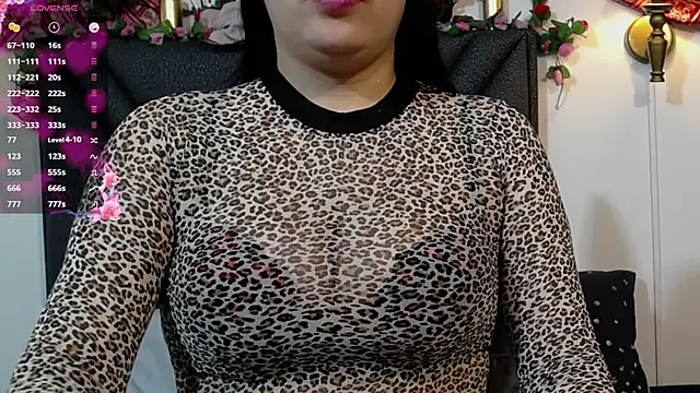 IndraKaur  online show from 09/25/25, 12:53