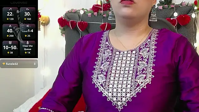 IndraKaur  online show from 04/01/26, 12:06