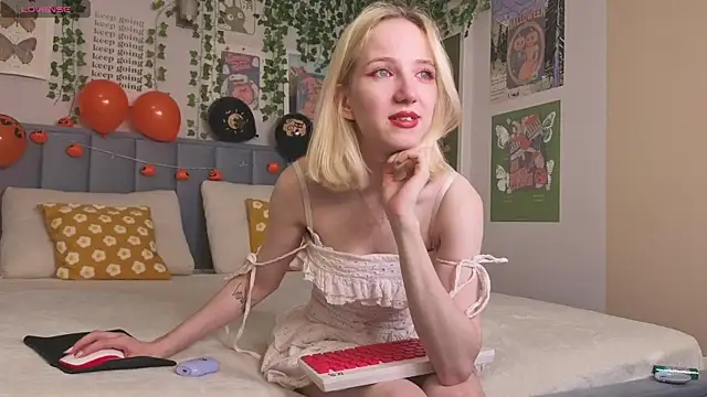 EmmaNovak online show from 10/26/25, 12:55