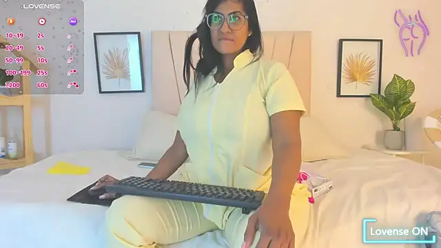  Miaa khalifa  online show from 02/12/26, 12:44