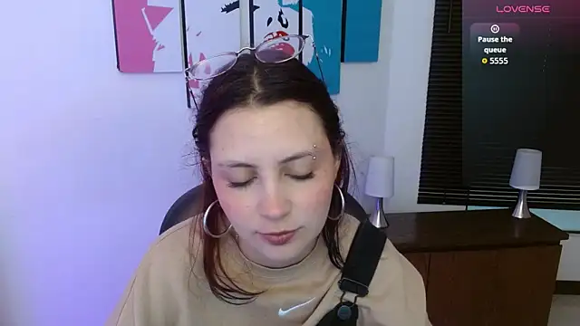 AlanaGarcia19 online show from 10/15/25, 11:54