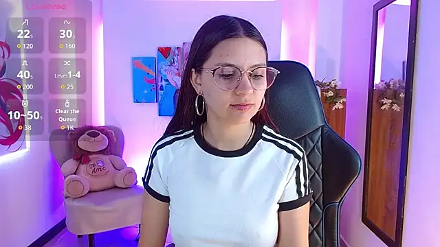 AlanaGarcia19 online show from 12/18/25, 12:11