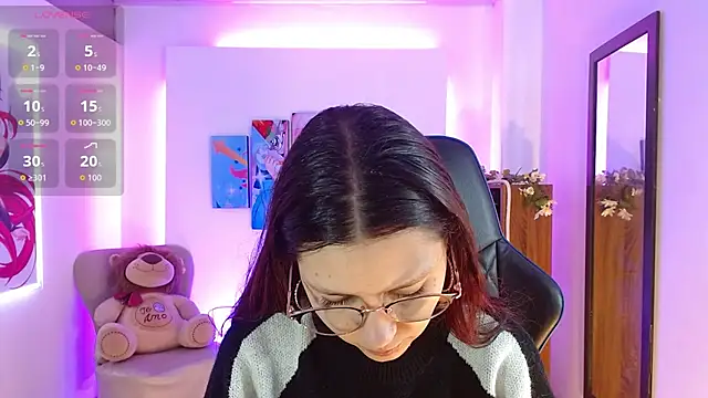 AlanaGarcia19 online show from 01/06/26, 12:09