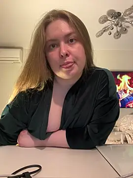 DeniMilkyyyyy online show from 05/20/26, 05:19