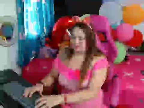 Snapshot of rous-kinky chatting on 09/17/25, 01:13 rous-kinky online show from 09/17/25, 01:13