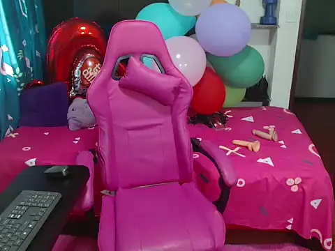 Snapshot of rous-kinky chatting on 09/24/25, 01:14 rous-kinky online show from 09/24/25, 01:14