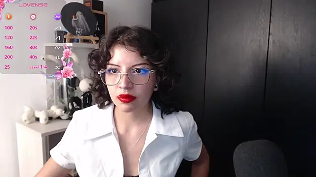 Snapshot of BiiHoney chatting on 06/19/26, 03:00 BiiHoney online show from 06/19/26, 03:00