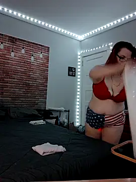 queenpeaches121 online show from 10/13/25, 10:37