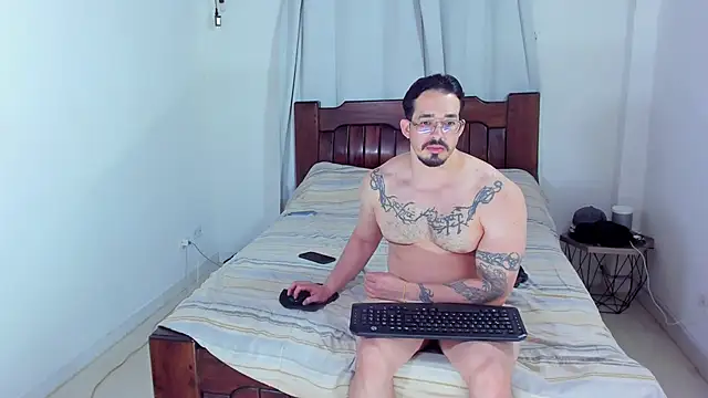 Snapshot of Hunter_Hoott chatting on 06/11/26, 11:14 Hunter Hoott online show from 06/11/26, 11:14