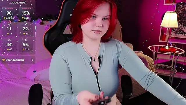 Snapshot of fillisfox_ chatting on 10/17/25, 04:20 fillisfox  online show from 10/17/25, 04:20