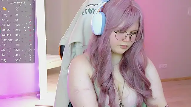 fillisfox  online show from 02/02/26, 04:38