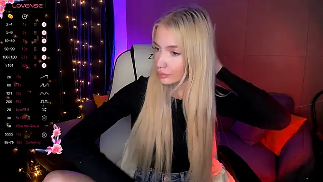 AnyaTaylor  online show from 11/24/25, 08:25