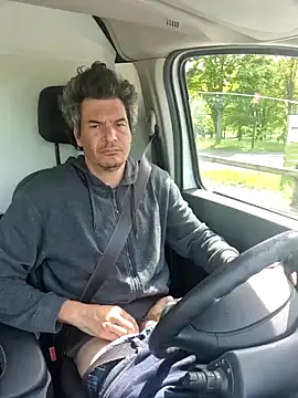 twitshe online show from 04/20/26, 01:36