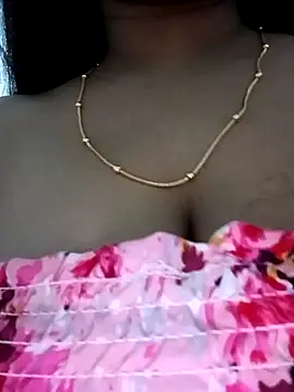 Snapshot of Hot-Soniya733 chatting on 07/07/26, 04:44 Hot-Soniya733 online show from 07/07/26, 04:44