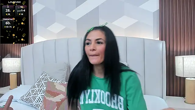 Mommy Naughty online show from 03/17/26, 11:24