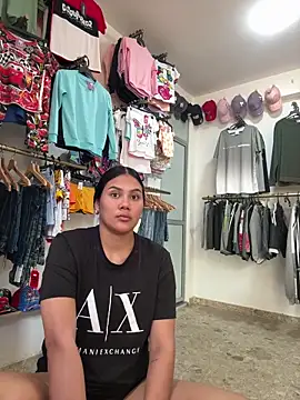 Snapshot of burbuja02 chatting on 04/11/26, 02:43 burbuja02 online show from 04/11/26, 02:43