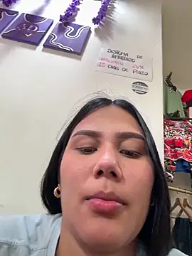 Snapshot of burbuja02 chatting on 04/12/26, 02:22 burbuja02 online show from 04/12/26, 02:22