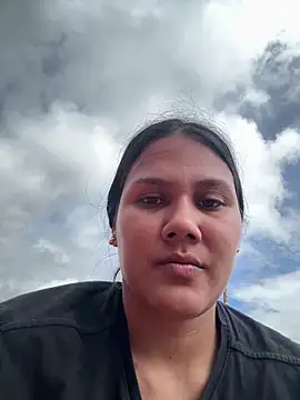 Snapshot of burbuja02 chatting on 06/03/26, 02:33 burbuja02 online show from 06/03/26, 02:33