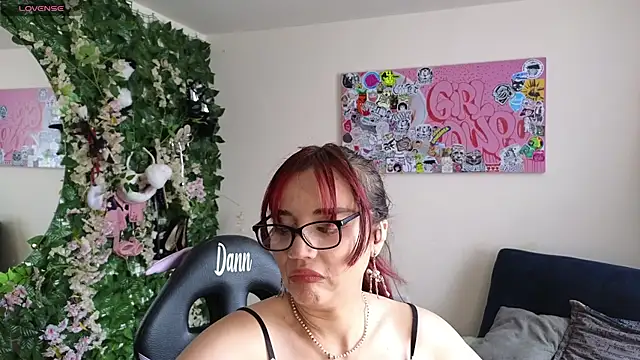 MiaVelvetDoll online show from 05/23/26, 02:43