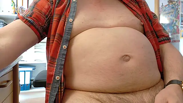 Snapshot of circus_bear@xh chatting on 06/09/26, 03:45 circus bearxh online show from 06/09/26, 03:45