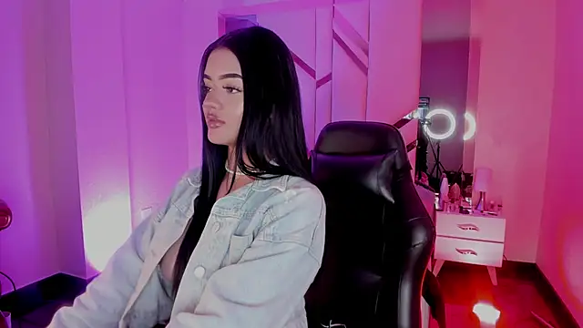 EmmaStonns online show from 10/21/25, 01:45