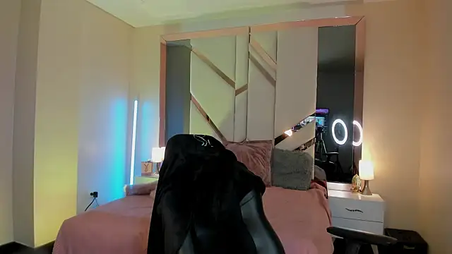 EmmaStonns online show from 02/12/26, 02:34