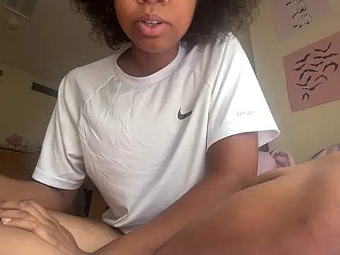 luvrgrllani online show from 09/09/25, 08:30