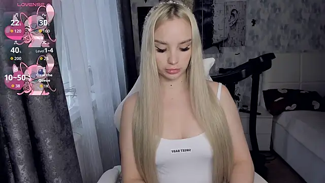 KiraKrox online show from 12/04/25, 08:45