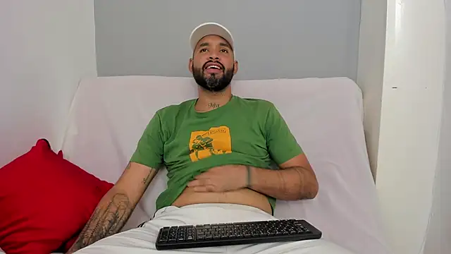 Snapshot of Zane_Cross chatting on 09/08/25, 06:07 Zane Cross online show from 09/08/25, 06:07